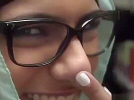 Mia Khalifa In Masterbating In Liabrary